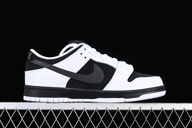 All categories Nk SB Dunk series Nk SB Dunk Low low-top sneakers J version Tightbooth x Nk SB Dunk joint model Reverse Panda SB low-top casual sports skateboard shoes FD2629-100